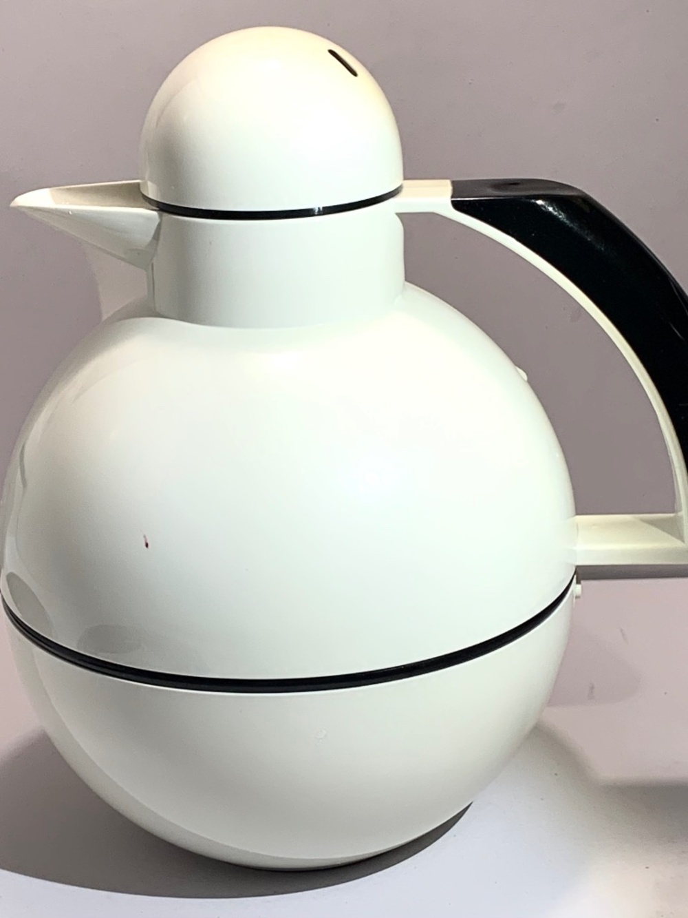 EC STUDIO NOVA Spectra White Black Thermal Coffee Carafe Post Modern Bulbous